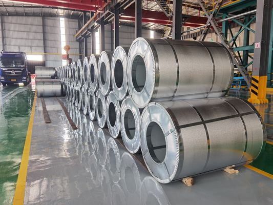 600-1250mm Ζεστό βύθιση Ζαλβανισμένο Coil Ανθεκτικό στη διάβρωση Κανονικό / Μηδέν / Μεγάλο Spangle